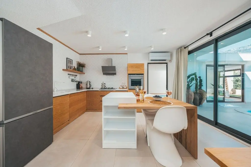 Modern kitchen